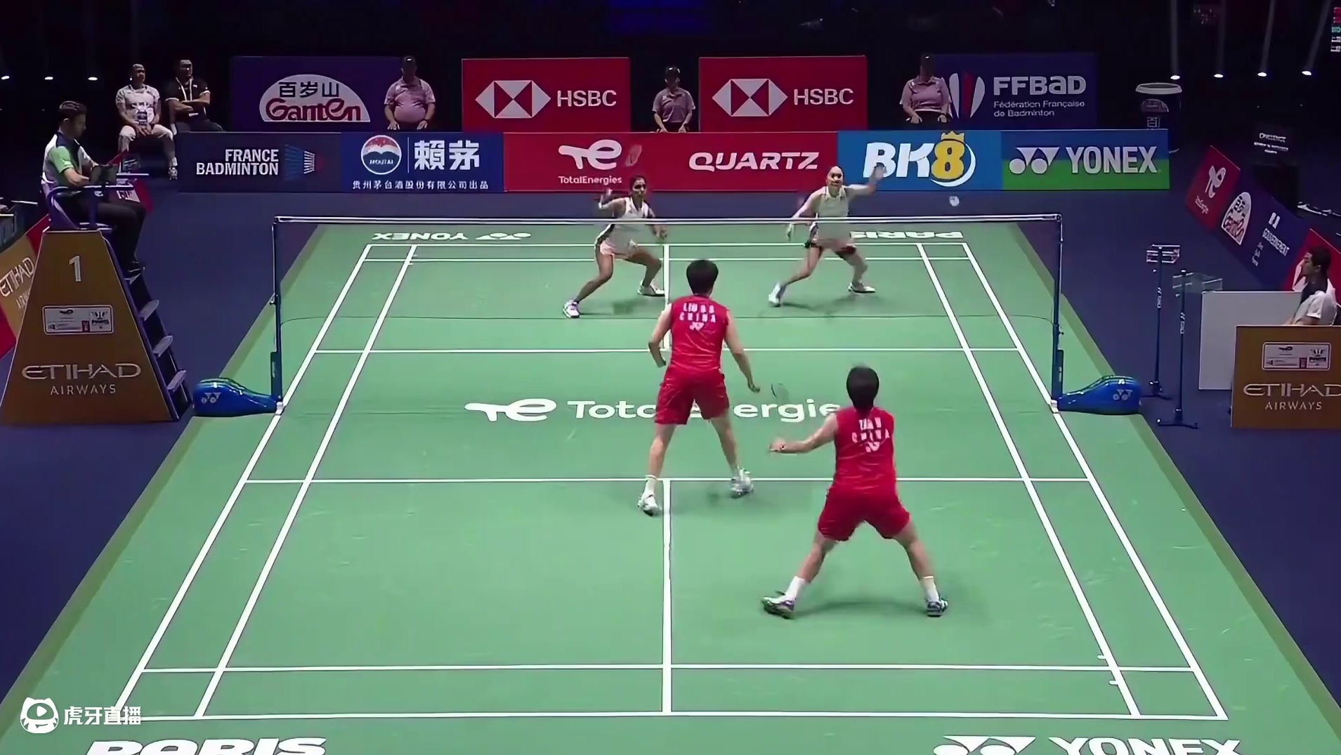 2025世界羽毛球锦标赛，圣谭组合的进攻火力过于强势，最终以21比14先下一城