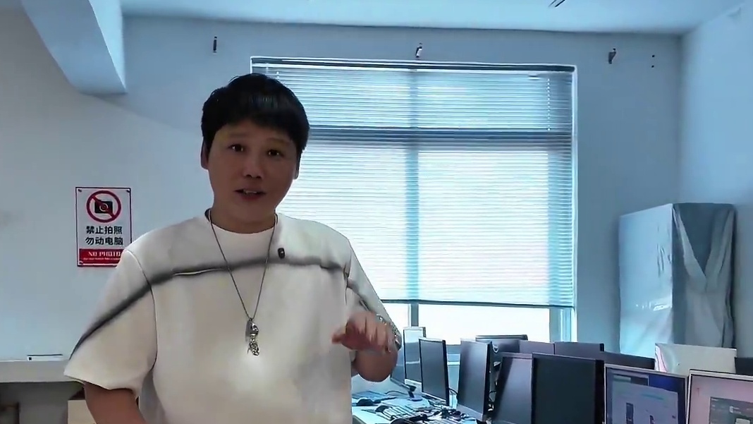 兴乐星探粉丝蹭饭记