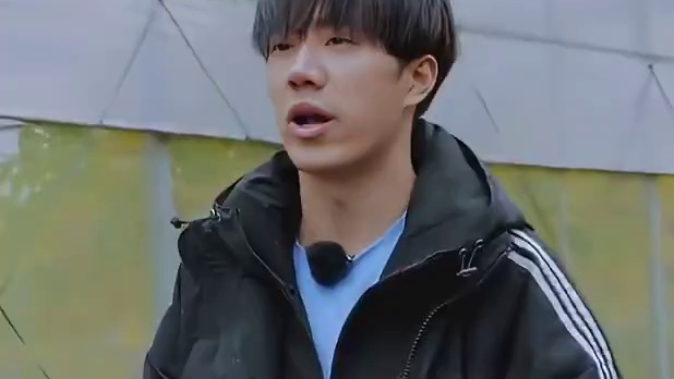 鹭卓：你说我三十来岁可以接受，比三十来岁还大，那我可就不认了