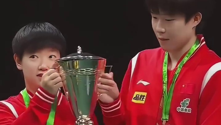 路人：莎头早期一定很乖很萌吧