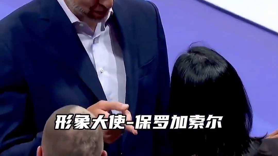 球场意外！布里奇斯被队友误伤，简单处理后重返赛场