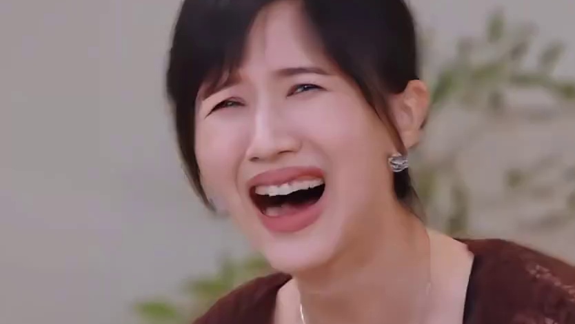 胡彦斌不语，只是一味的苦笑