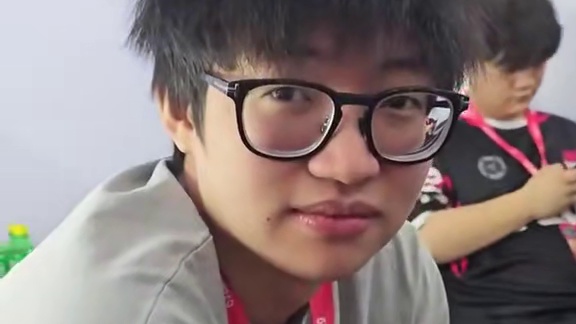 如何呢 又能怎
#EDG #无畏契约 #职业选手 #电竞 #抓包现场