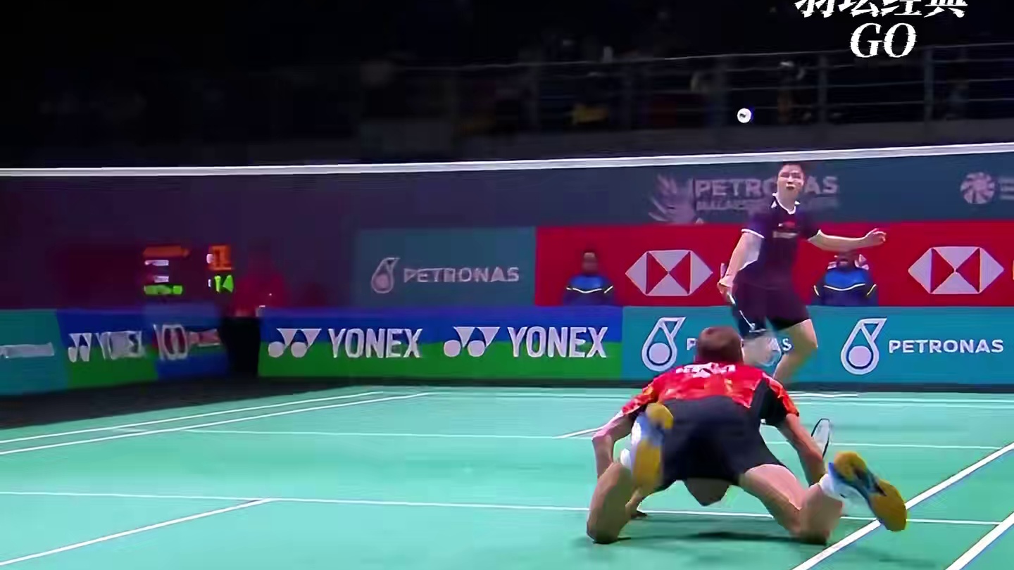 不只是今年状态不错，去年也还可以。接下一句，证明你是他的球迷 #羽毛球 #石宇奇 #安赛龙