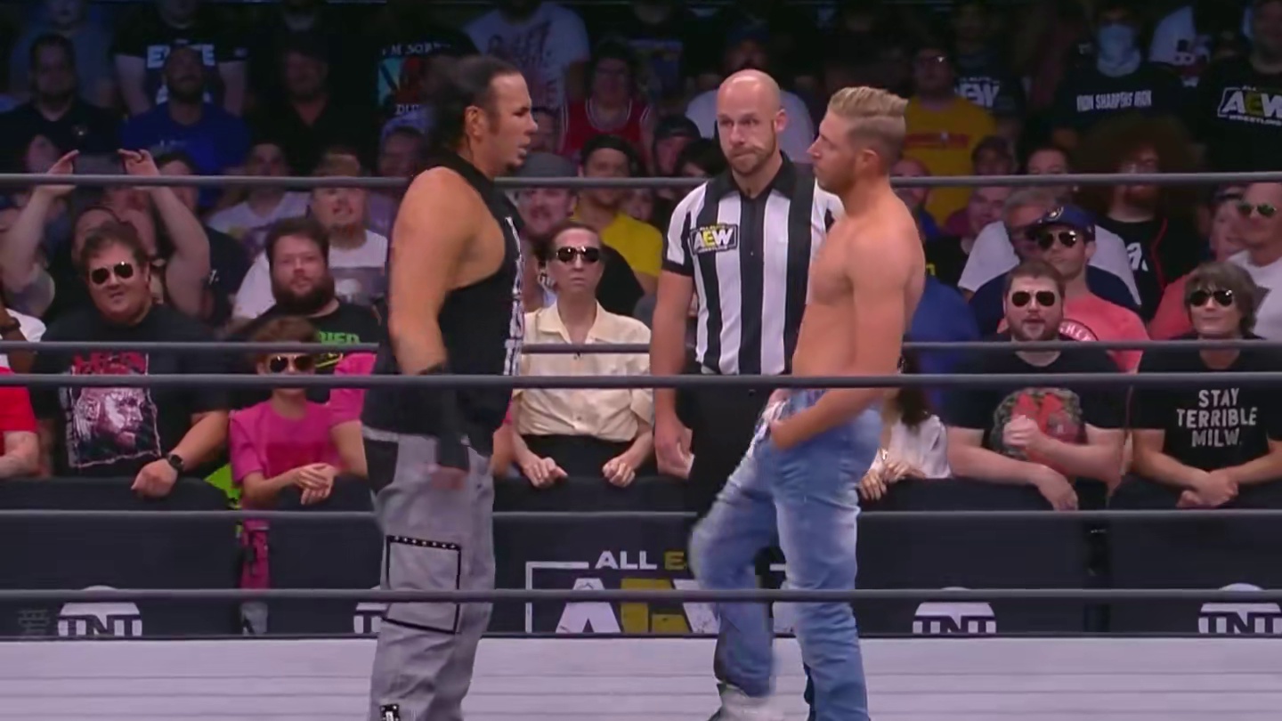 橘神卡西迪迎战马特哈迪，尬式摔角积攒怒气值，裁判都快被气疯了 #橘神卡西迪 #马特哈迪 #wwe