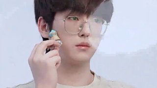 小鯊魚鍵帽盲盒小卡拍攝花絮來咯！
 #EDG  #Smoggy  #無畏契約  #電競(jìng)