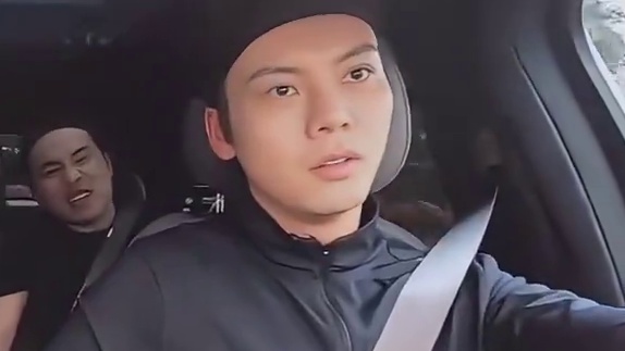 现在就去艾特我那嘴笨的朋友来