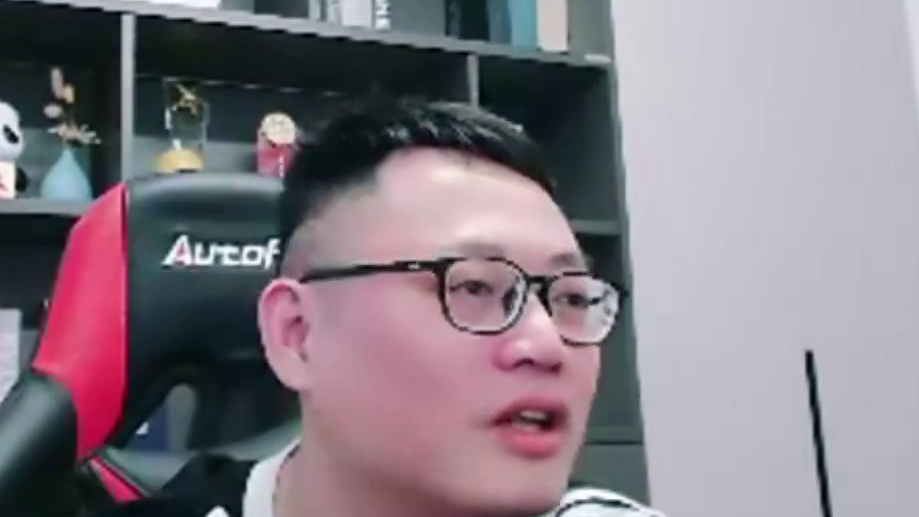 天胡鱼人，横扫一切 #炉石传说 #酒馆战棋 #炉石酒馆战棋新赛季S11#炉石传说安戈洛龟途