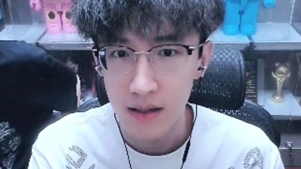 杭州现金王！4天裤衩子都赔没了！ 