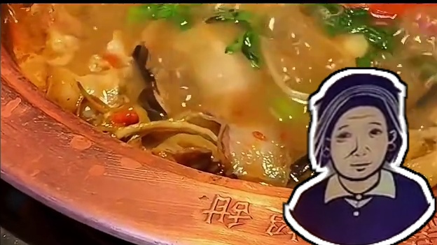 在丽江古城，吃上这一锅腊排骨！也太幸福啦～ #云南地标美食#丽江美食名片#阿婆情腊排骨火锅 #丽江古