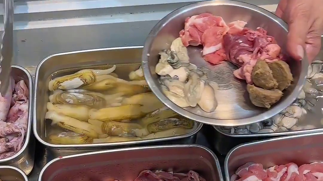 谁能拒绝这碗加了满满料的沙茶面！