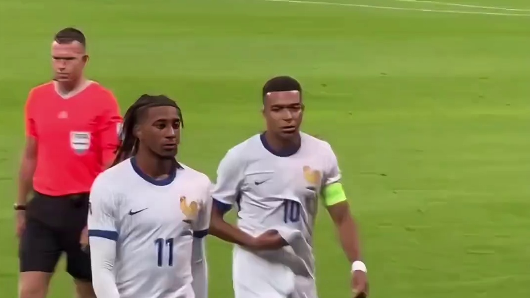 奥利塞与姆巴佩交流战术