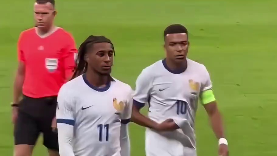 奥利塞与姆巴佩交流战术