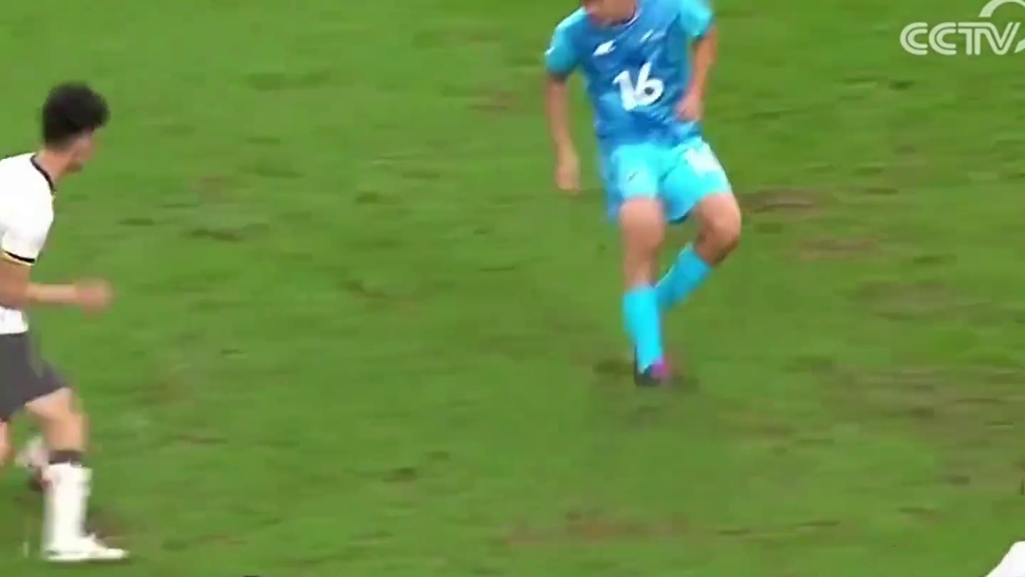 “这个家没有你得散” 王钰栋以一人之力带动场上20名球员进球的欲望！#王钰栋 #国足U23