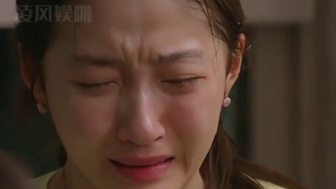 为何关晓彤听分手歌100多遍，被围剿的却是鹿晗？感情不应该成为围剿某一方的武器 #关晓彤  #鹿晗 