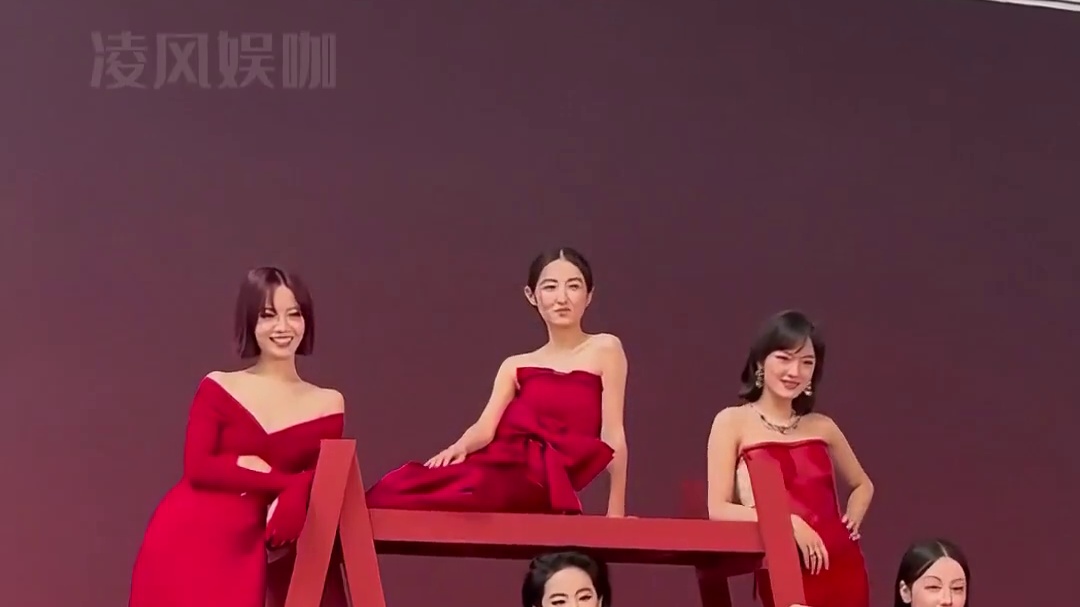 VOGUE二十周年封面群像，为何95花集体缺席？看到刘亦菲杨幂才懂啥叫85花的权威性 #刘亦菲  #