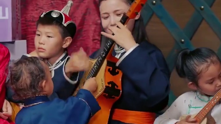 #听谁在唱歌  作为内蒙古火不思唯一传承人，她让民乐传承更加有了力量。 #听谁在唱歌气血很足的美