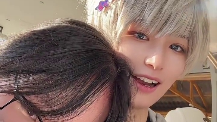 委托展示
“如果下一个春天还很遥远 我们就现在见面吧”#沈星回cos #沈星回cos委托 #梦女自避