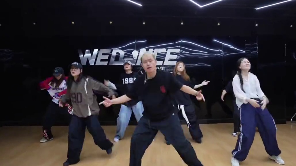 狂放 嗨爆全场#权志龙 #大陈唯舞 #狂放crooked