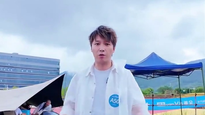 真人实测！我把启辰大V DD-i虎鲸开进重庆火锅里了？#启辰汽车 #全新大VDD-i虎鲸 #虎鲸开涮