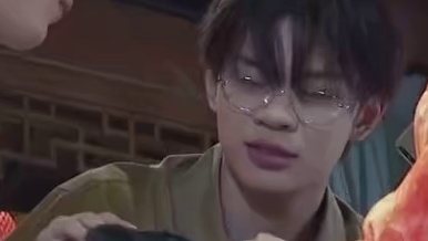 谁不在就起谁的名字 最后都围着小猪叫邓超 夺笋呐