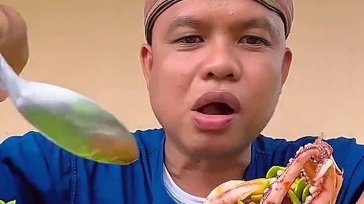 酸辣浇汁️大鱿鱼须 #美食 #户外美食 #泰国美食 #内容启发搜索