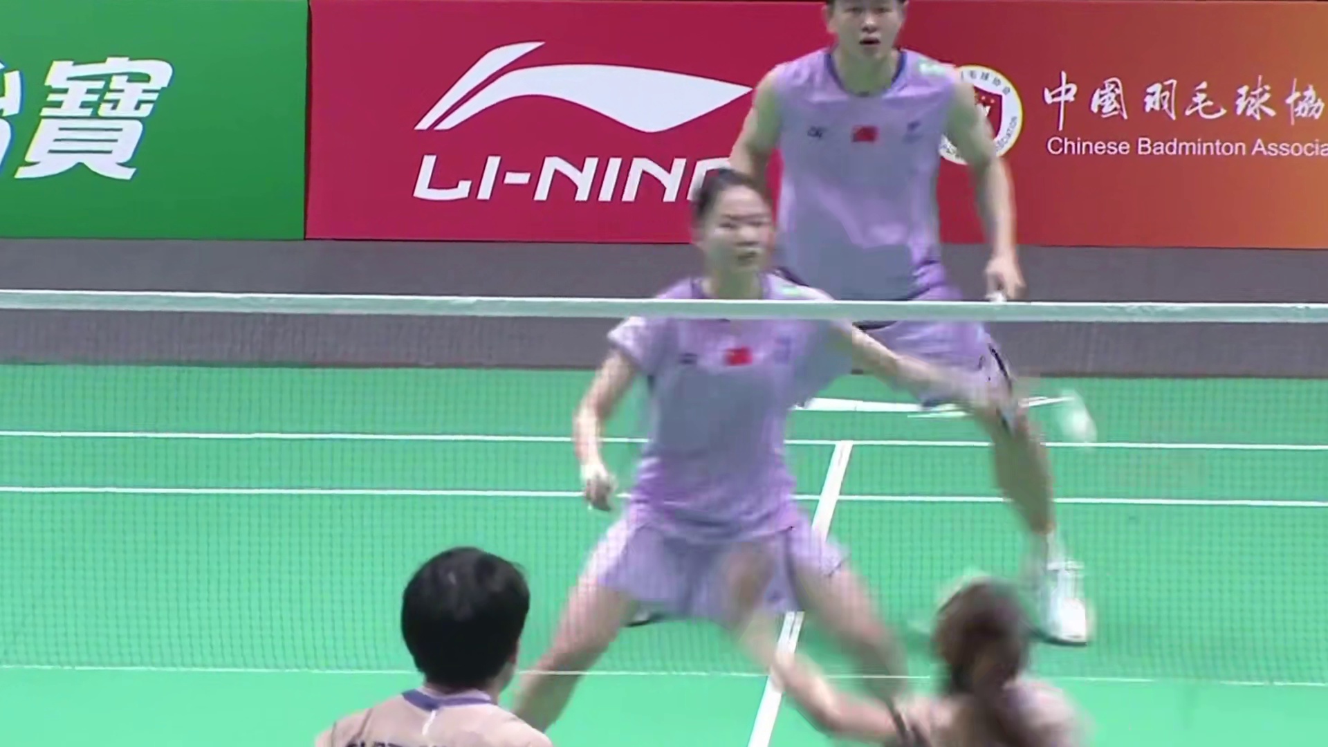 2025中国宝鸡羽毛球大师赛，珺茜组虽奋力追分，但难以突破对手防线，以17-21先负一局