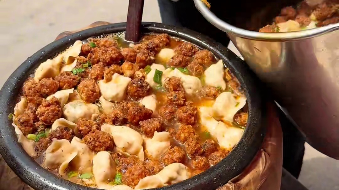 河南舞钢罐饺子，酸辣开胃，好吃又实惠