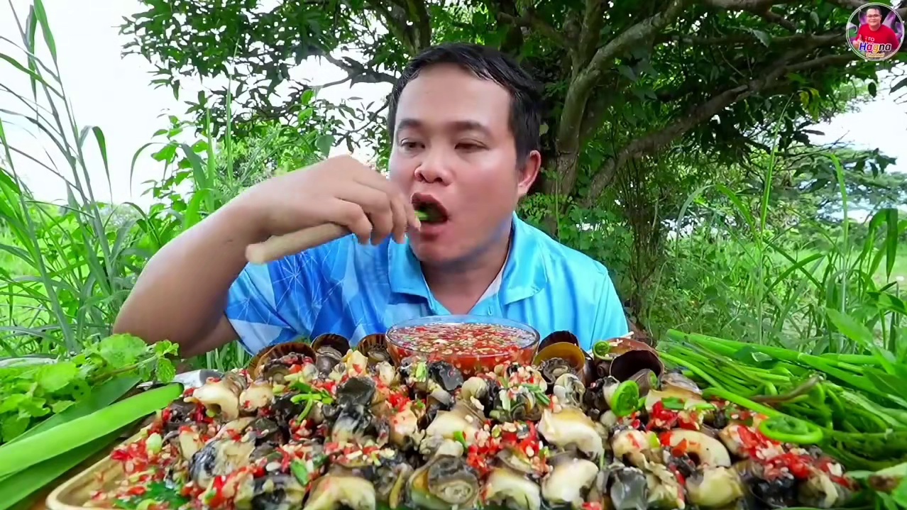 完整版️剁椒料汁凉拌大田螺肉 #我的乡村生活 #泰国大叔#泰国美食#内容启发搜索 #种草激励计划