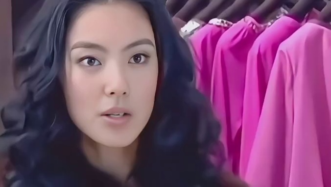 周星驰为什么会气张雨绮割双眼皮