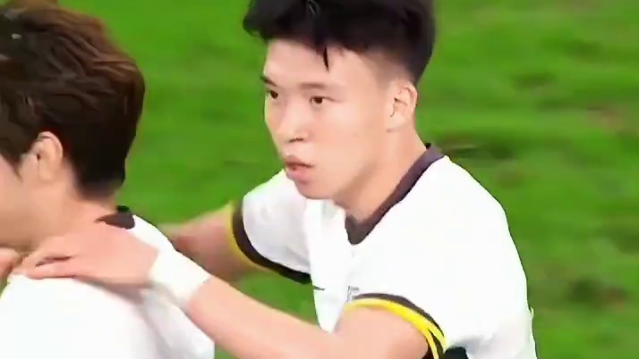 18岁王钰栋 替补半场独造7球