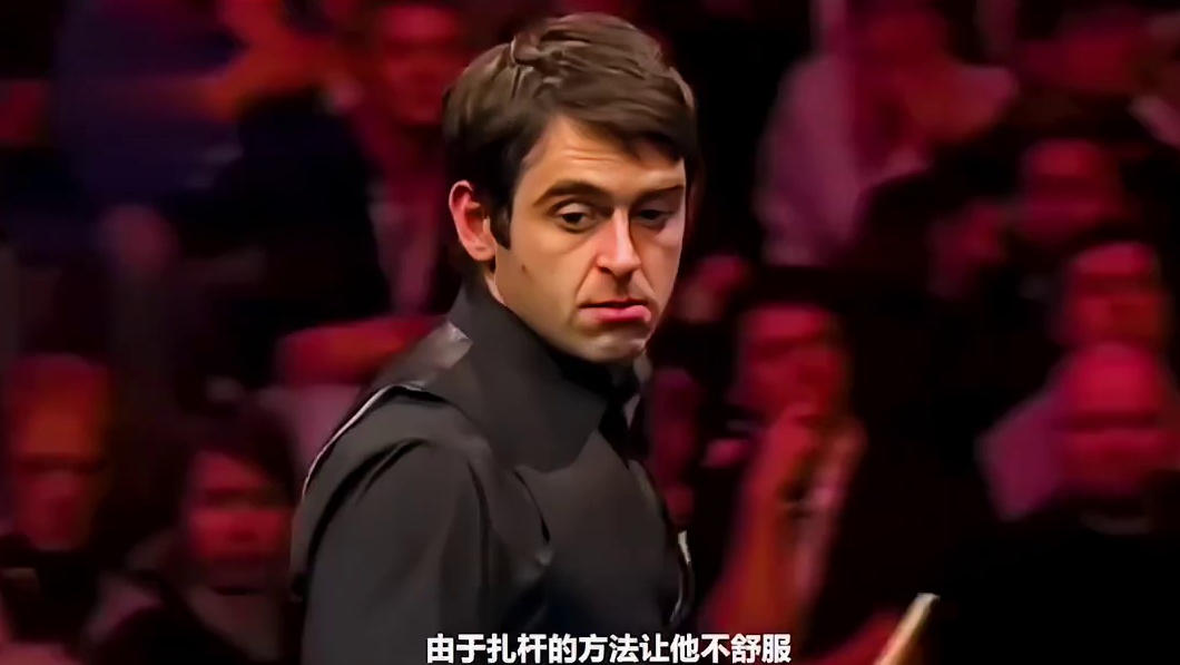 奥沙利文最生气的一局，暴力击球打懵磨王，裁判老杨兴高采烈！(1)