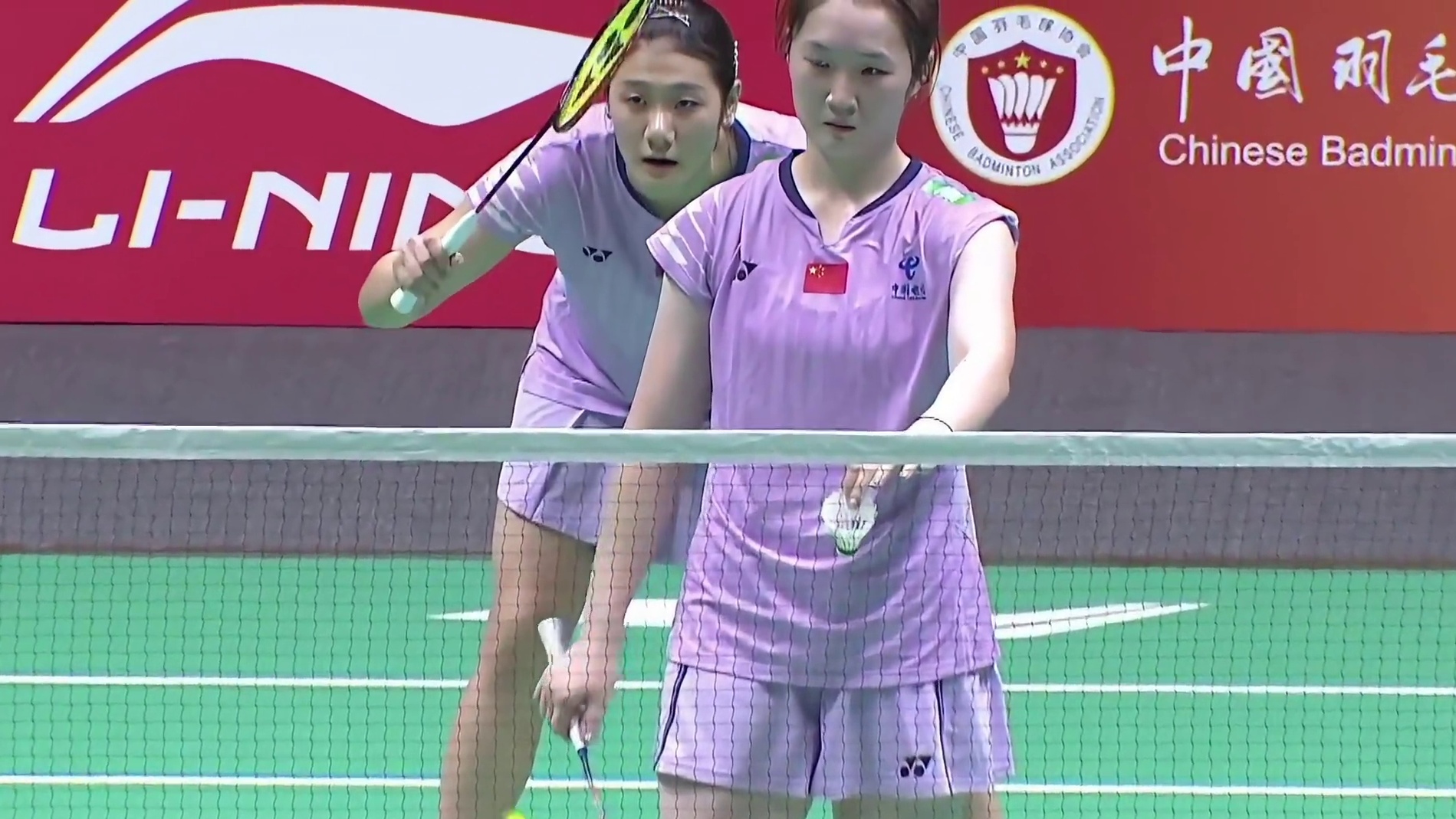 2025中国宝鸡羽毛球大师赛，意戈组合展现关键分的把握能力，以21-15拿下决胜局，成功夺冠