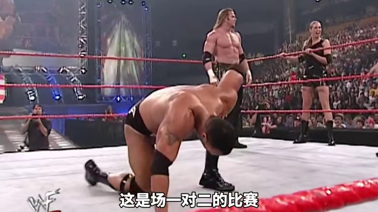 斯蒂芬妮想离开被抓住，强森面对肖恩和布克t 