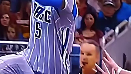 奥拉迪波飞跃詹皇暴扣成经典