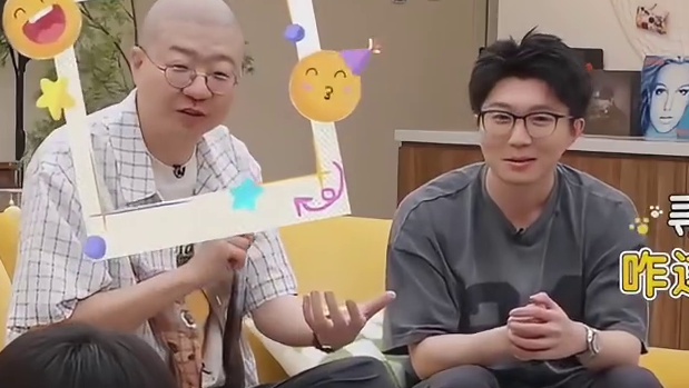 用明星头像网聊，结果不知情的明星本人和网友先面基了。