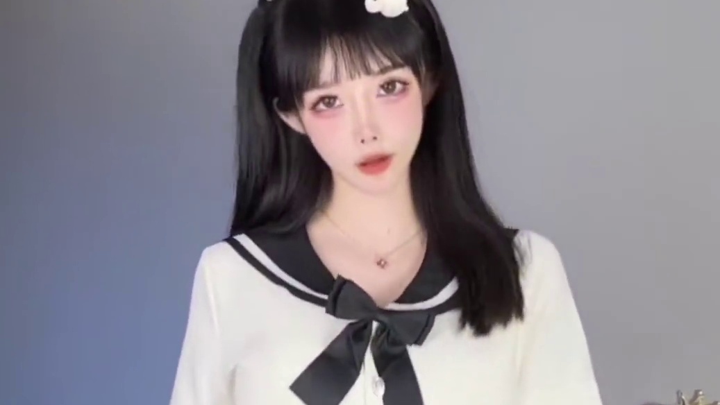 #浅跳一下 #jk制服 #大长腿 
嘟嘟嘟