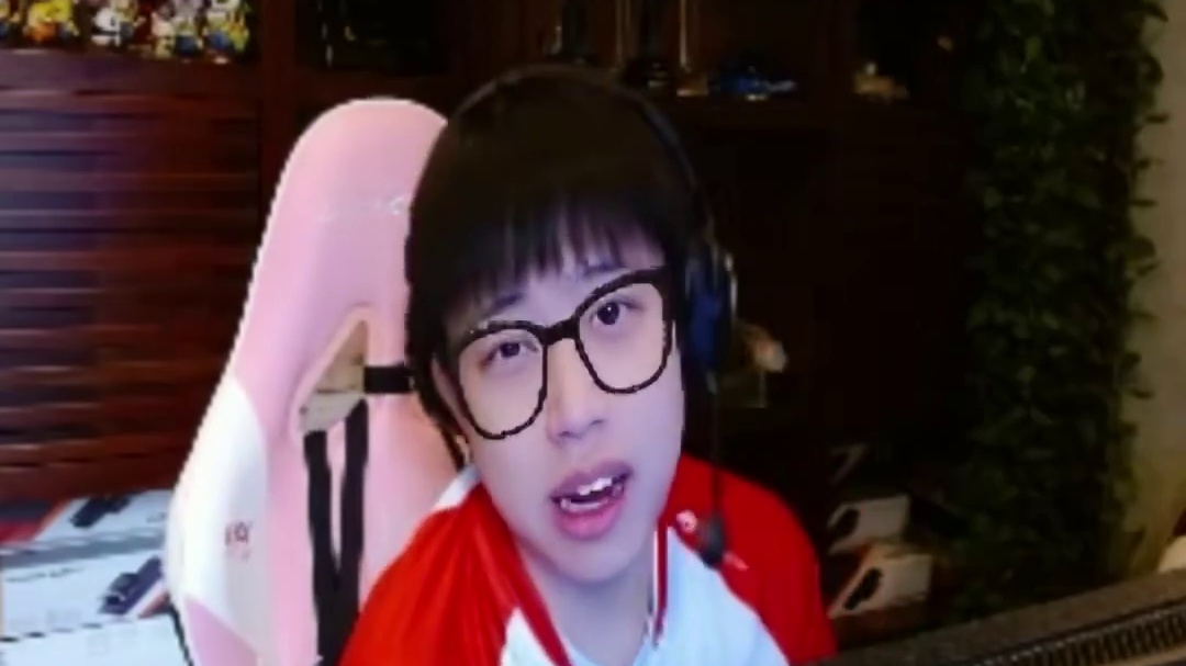 打比赛不能装 翻你喽#穿越火线 #游戏 #电竞 #搞笑