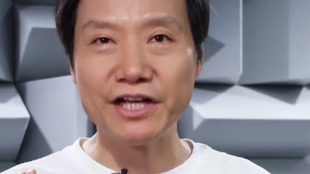 小米门店放雷军鬼畜视频，简直笑不活了