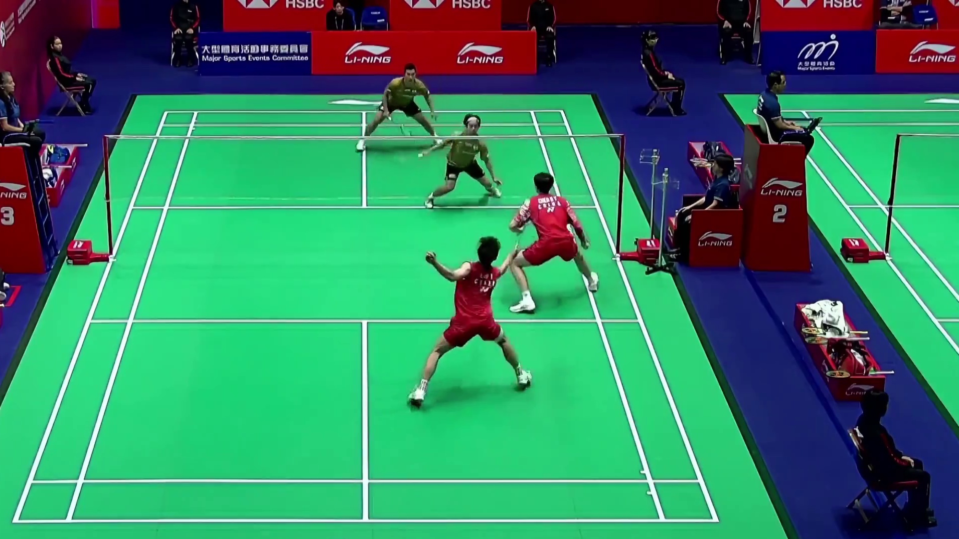 2025中国香港羽毛球公开赛，一百组合调整状态追回比分，最终以21-12成功晋级