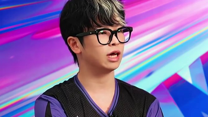 RA的Pxiu被问起关于决胜巅峰对他的青春意味着什么时，他坚定的回答：相比是他选择了决胜巅峰不如说是