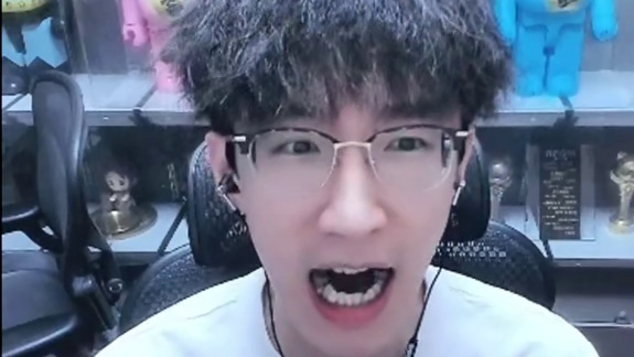 蔡哥看似情绪稳定，实则..... #我浮夸真的要强 #牛马 #浮夸666 #steam游戏