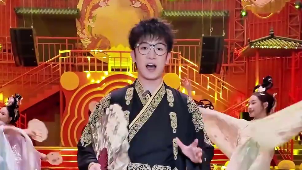 「上京华宴·新店开业」专场首播‼️ 来“犀利广州”直播间，阿乐将在门店这里给大家带来2.5折的开业特