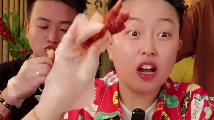 喜欢吃辣的姐妹们，这个爆辣佤味鸡爪又香又好吃还辣的过瘾#好吃到停不下来#爆辣挑战 #谁懂这一口的好吃