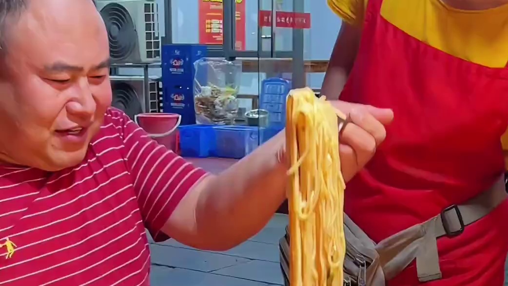 河北“辣王”轻松拿走500元现金~#螺蛳粉