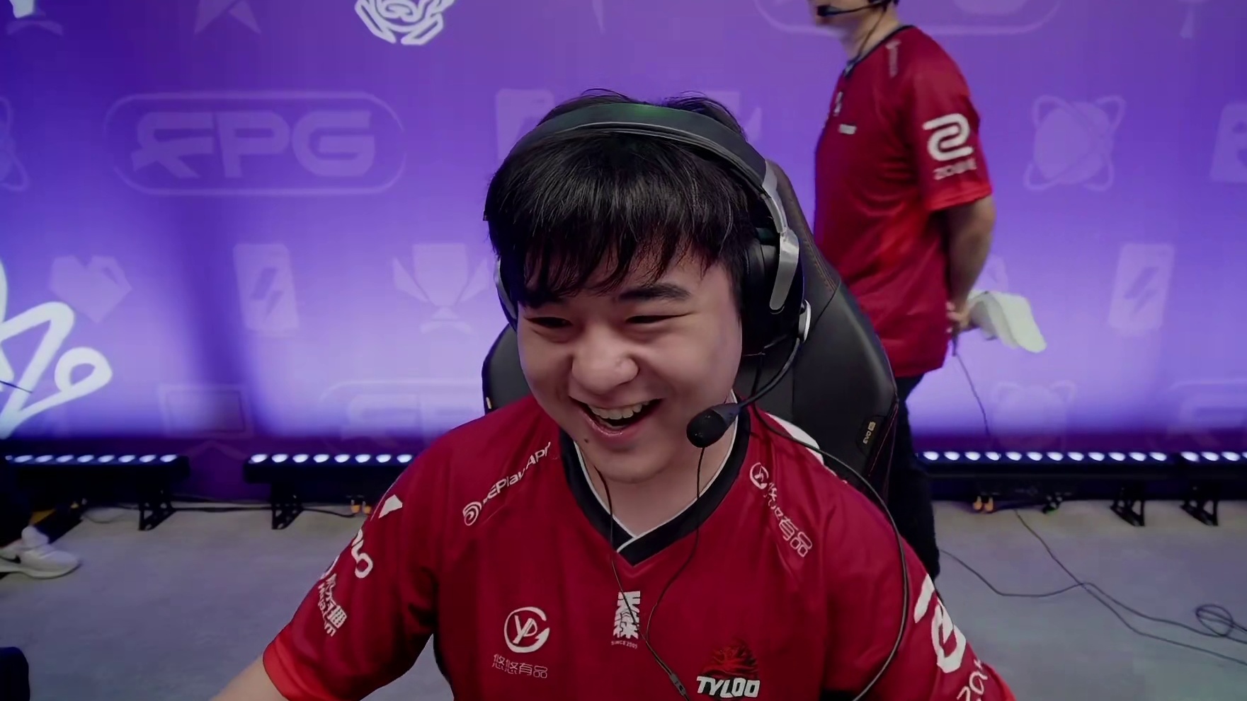 Moseyuh残局1v2冷静收割！