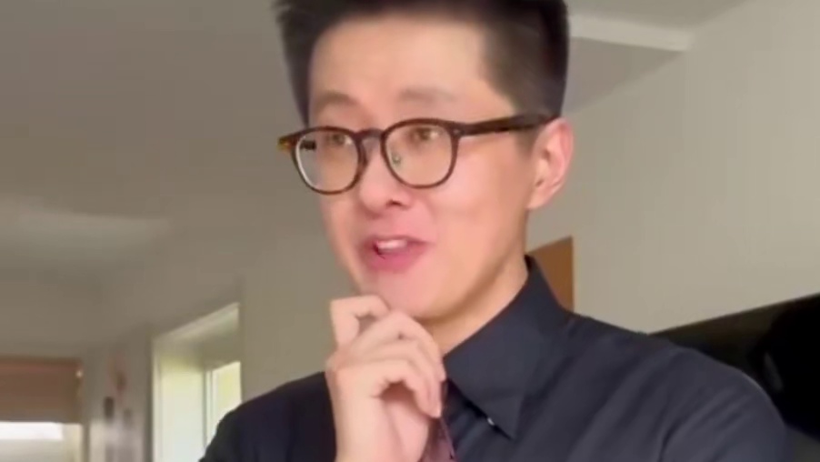 这次终于轮到我开挂学习了#大学生最强的开学搭子是AI  #2025开学季  #AI新星计划 #论文