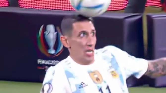 什么样的球员才能够做到用前额控球#足球