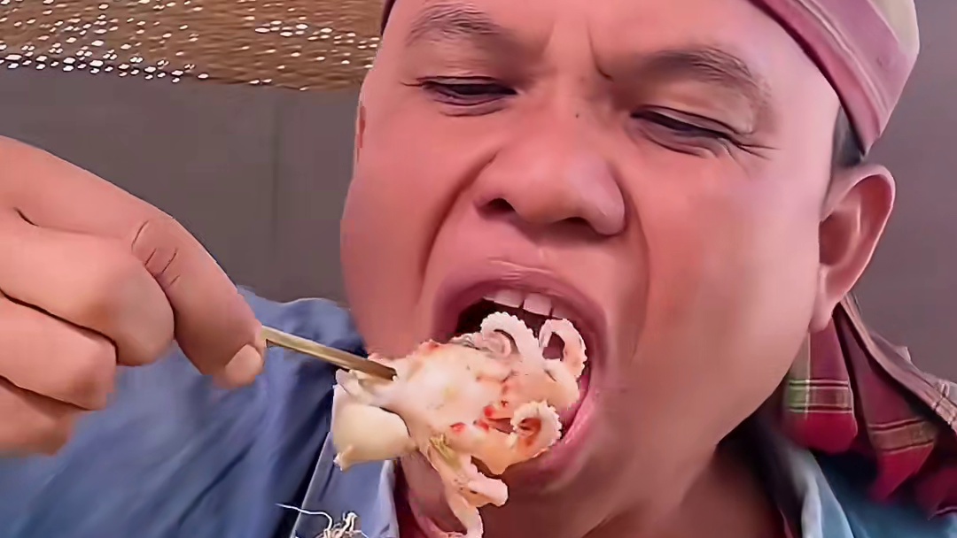 剁椒辣酱️水煮小八爪 #美食 #户外美食 #泰国美食 #内容启发搜索