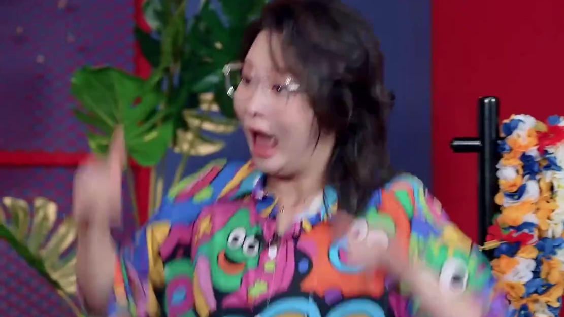 【快乐放送】宇宙大嘉宾史迪奇与喜单演员展开了友好的“跨物种交流”，现场究竟发生了什么？点击一探究竟 